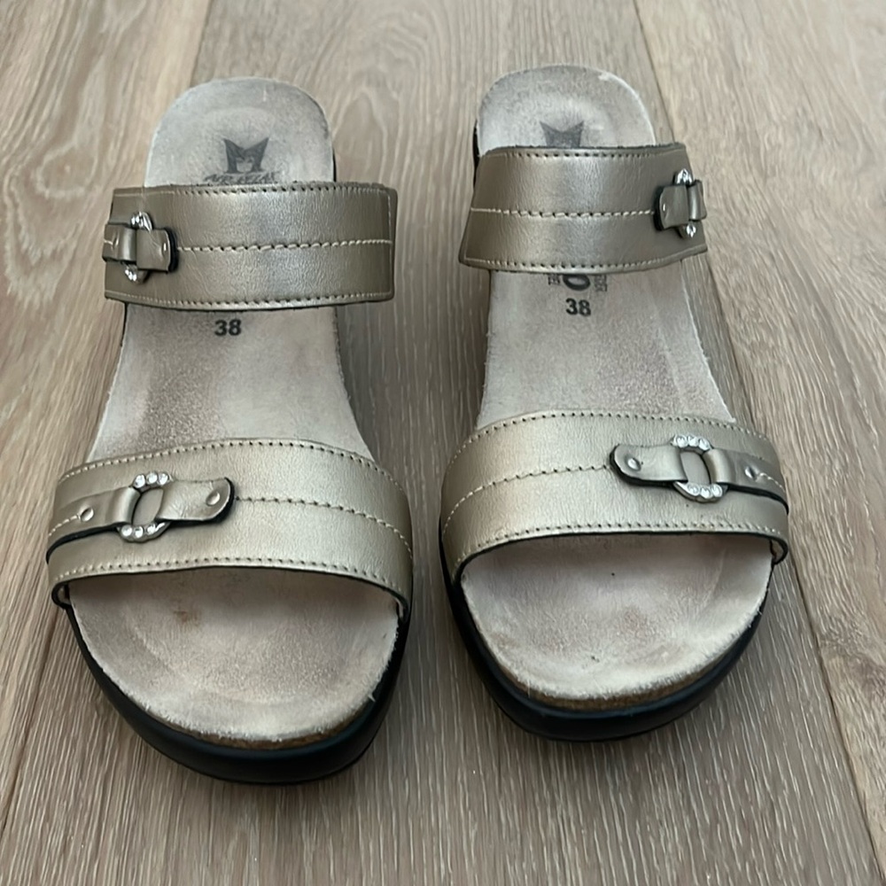 Mephisto Wedge 2 Strap Gold Sandals. Sz Womens 38